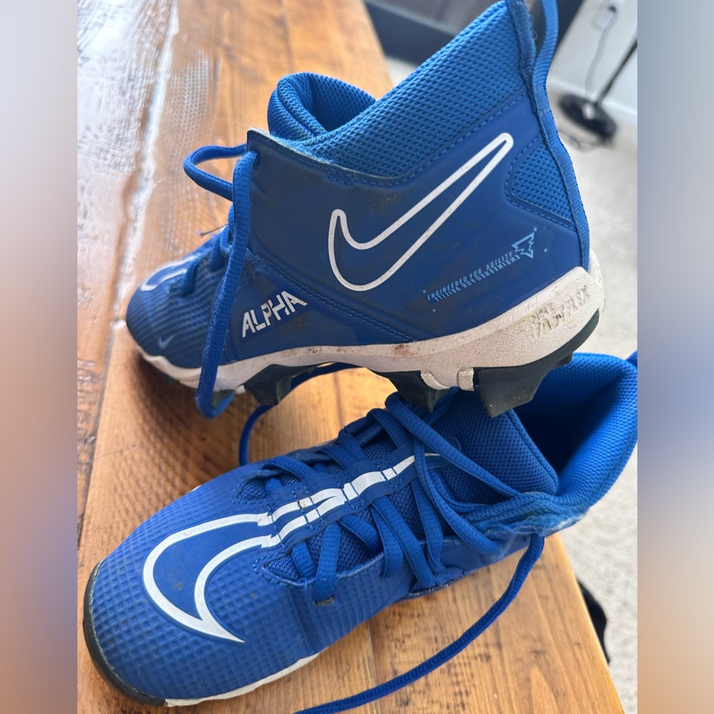 Nike Youth Football Cleats Size 4Y